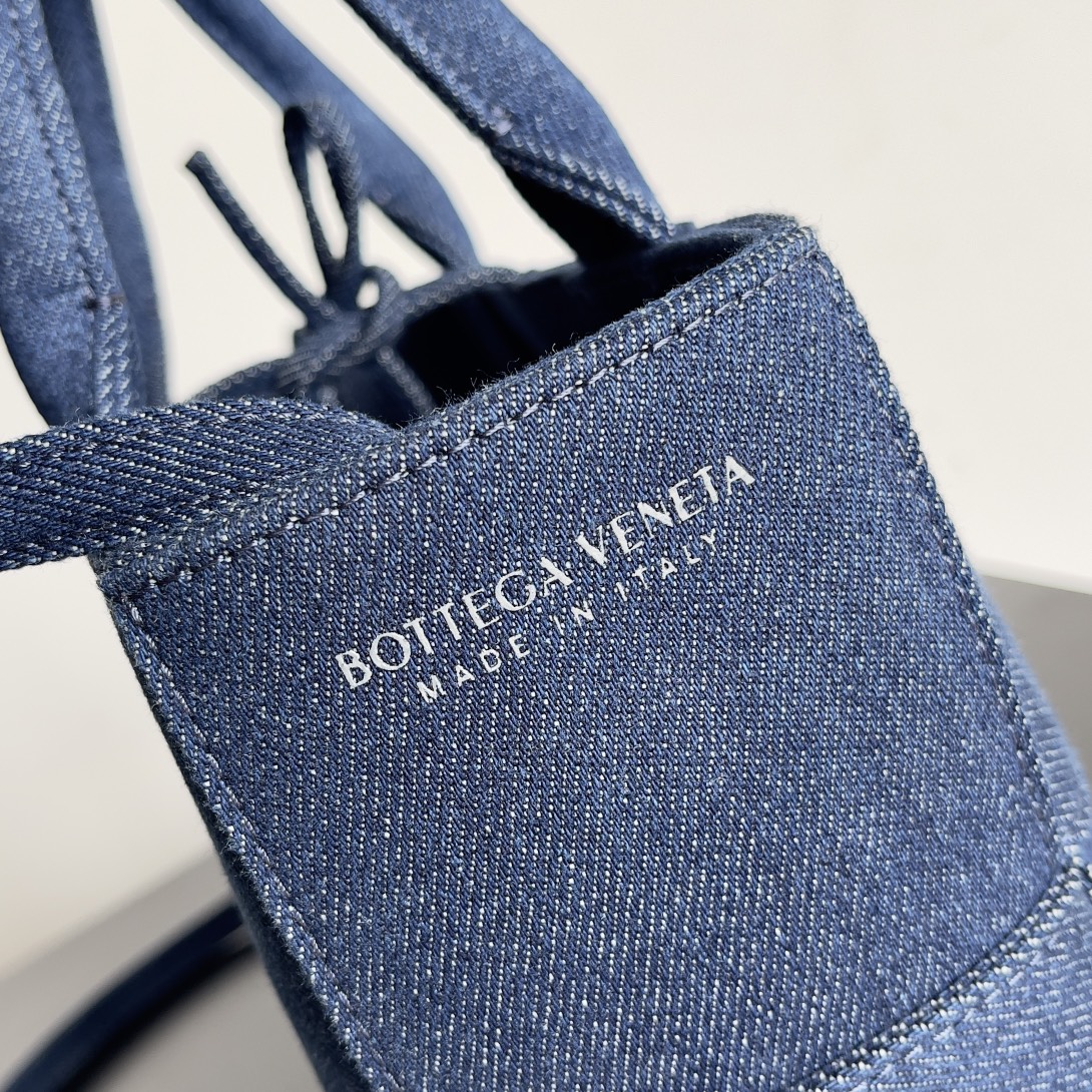 Bottega Veneta Shopping Bags